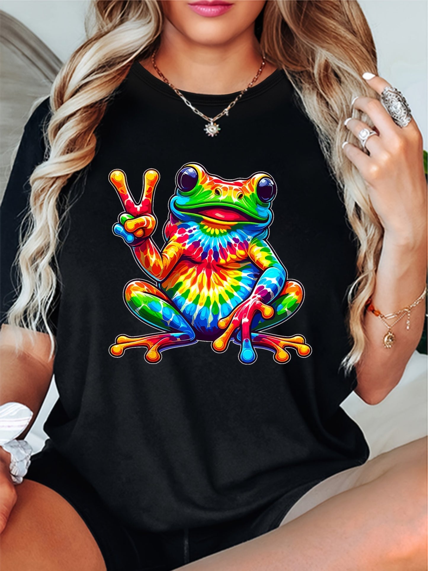 Women's Black Tie-Dye Frog Print T-Shirt Cute Cartoon Frog with Hearts and Stars Design Just a Who Loves Frogs Text Soft Breathable Round Neck Short Sleeve Tee for Casual and Sports Activewear Machine Washable All Season